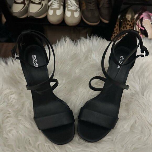 Michael Kors Black Heels Elegant Design - Picture 1 of 5